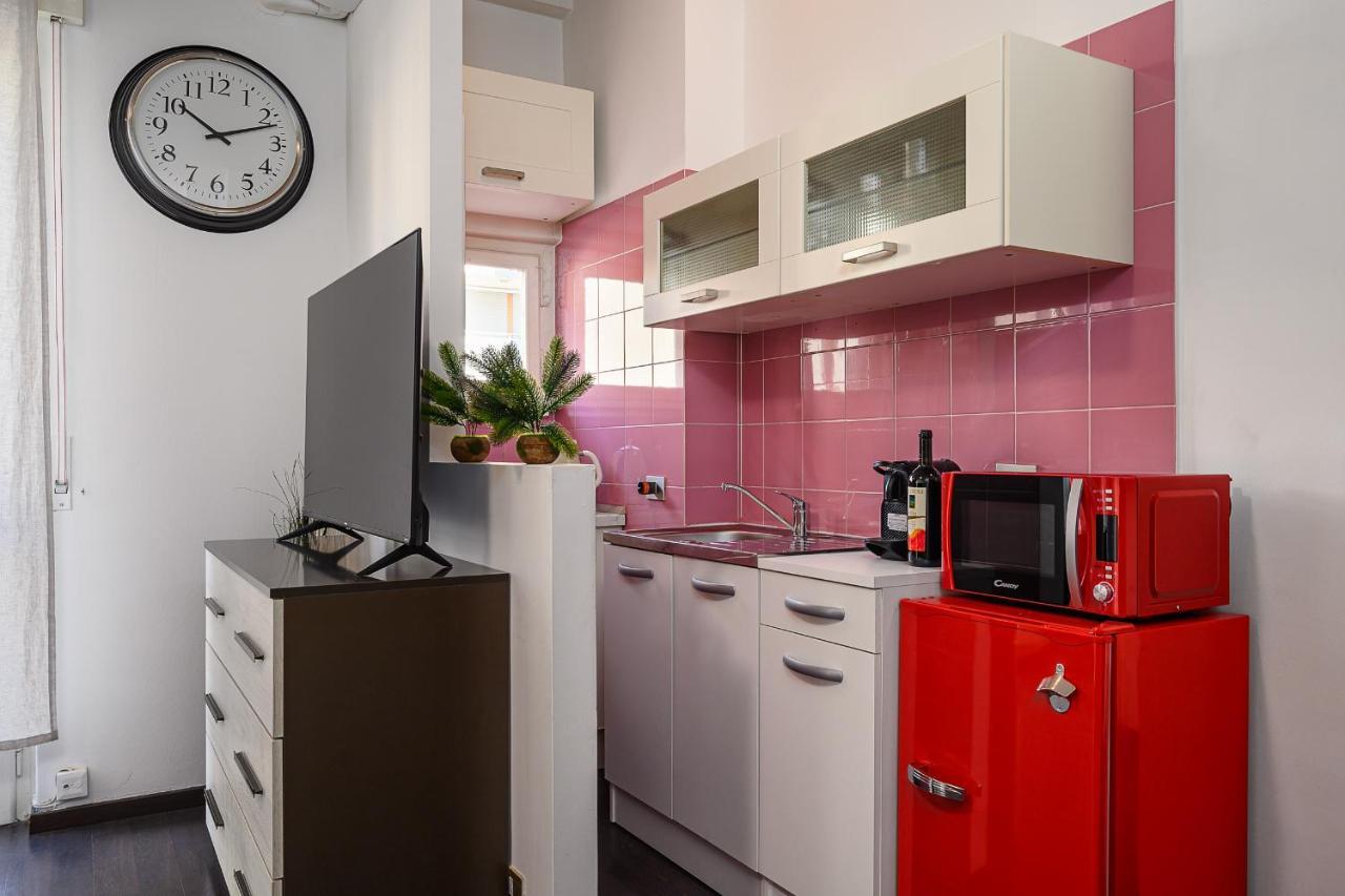 Gressoney 6-Sx - Monolocale Cool Apartment Milan Bagian luar foto